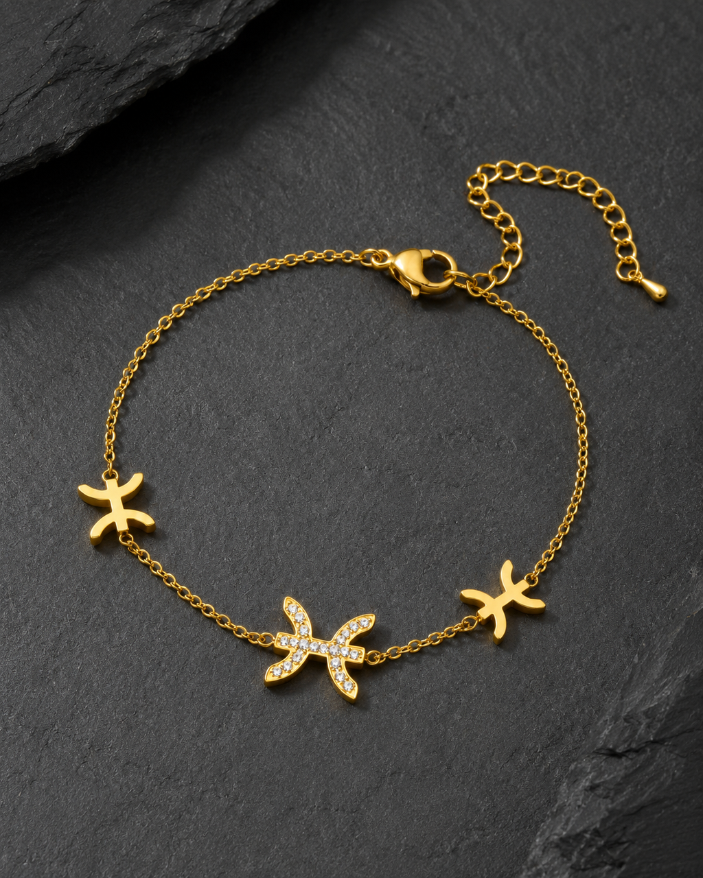 Bracelet fin doré motif berbère / amazigh avec strass