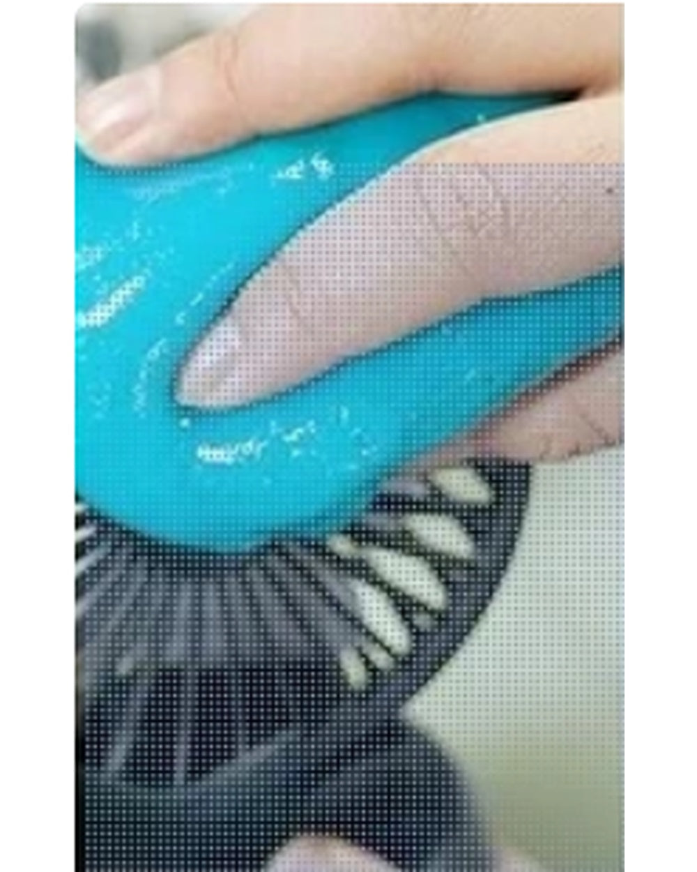 Gel nettoyant souple pour surfaces et recoins