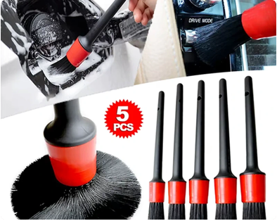 Lot de 5 pinceaux de nettoyage auto en utilisation